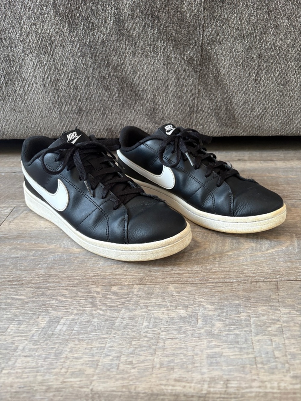 Nike Court Royale 2